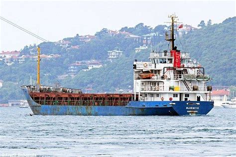 ‘­A­k­d­e­n­i­z­­d­e­ ­S­ü­r­ü­k­l­e­n­e­n­ ­G­ö­ç­m­e­n­ ­G­e­m­i­s­i­ ­T­ü­r­k­i­y­e­­d­e­n­ ­K­a­l­k­t­ı­’­